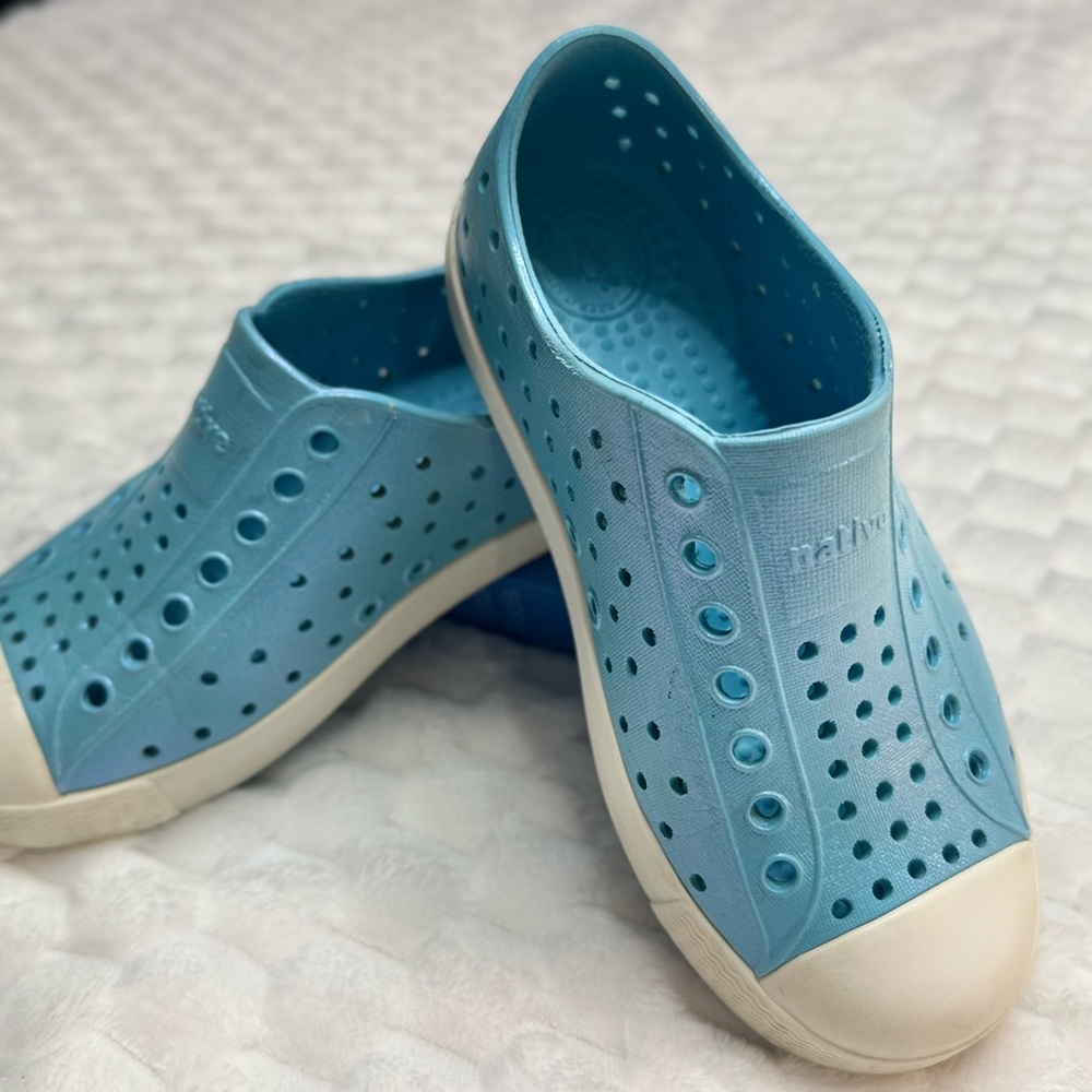 Native Jefferson Kids Blue White Slip-On Casual Shoes Size 5